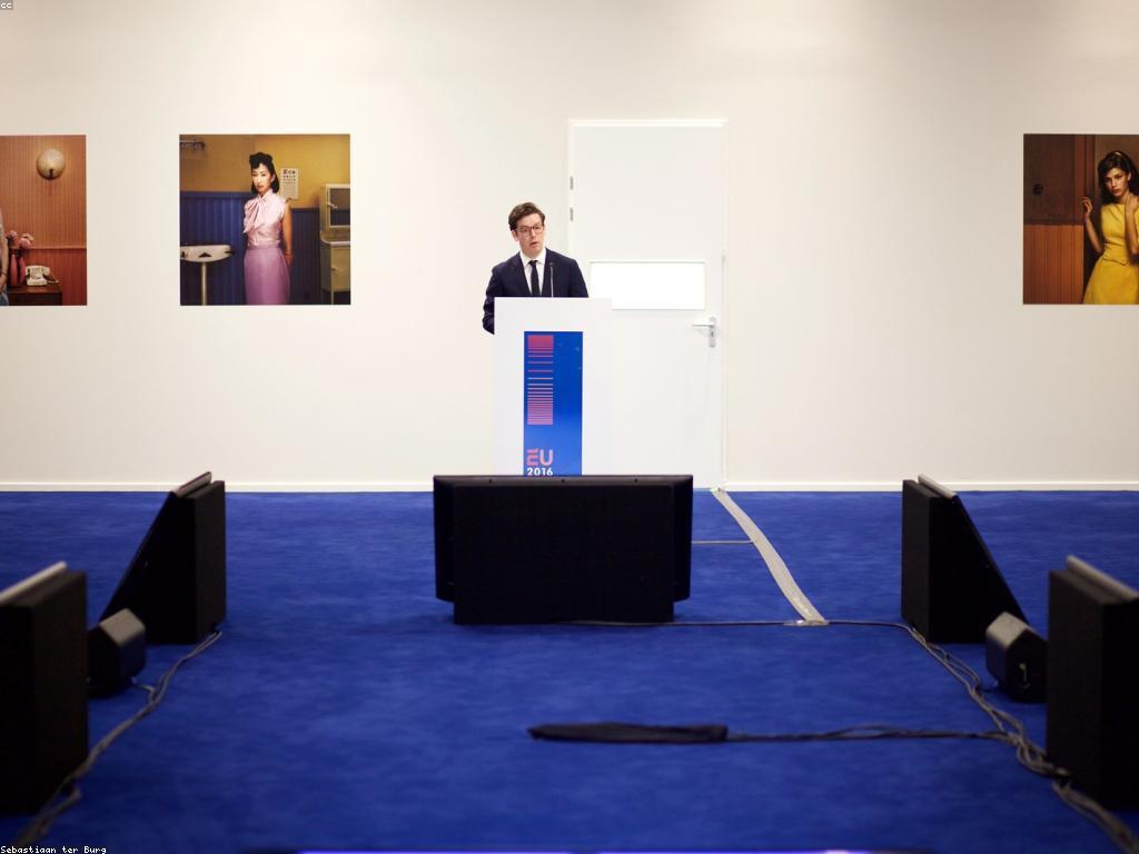 ការតម្រង់គម្រោង: ការប្រយុទ្ធនិងការផ្សព្វផ្សាយដើម្បីភាពជោគជ័យ